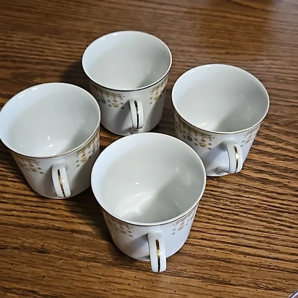 GARDEN BOUQUET - 4 Vintage Flat Cups - Fine China of Japan - Gold Trim - Picture 6 of 9